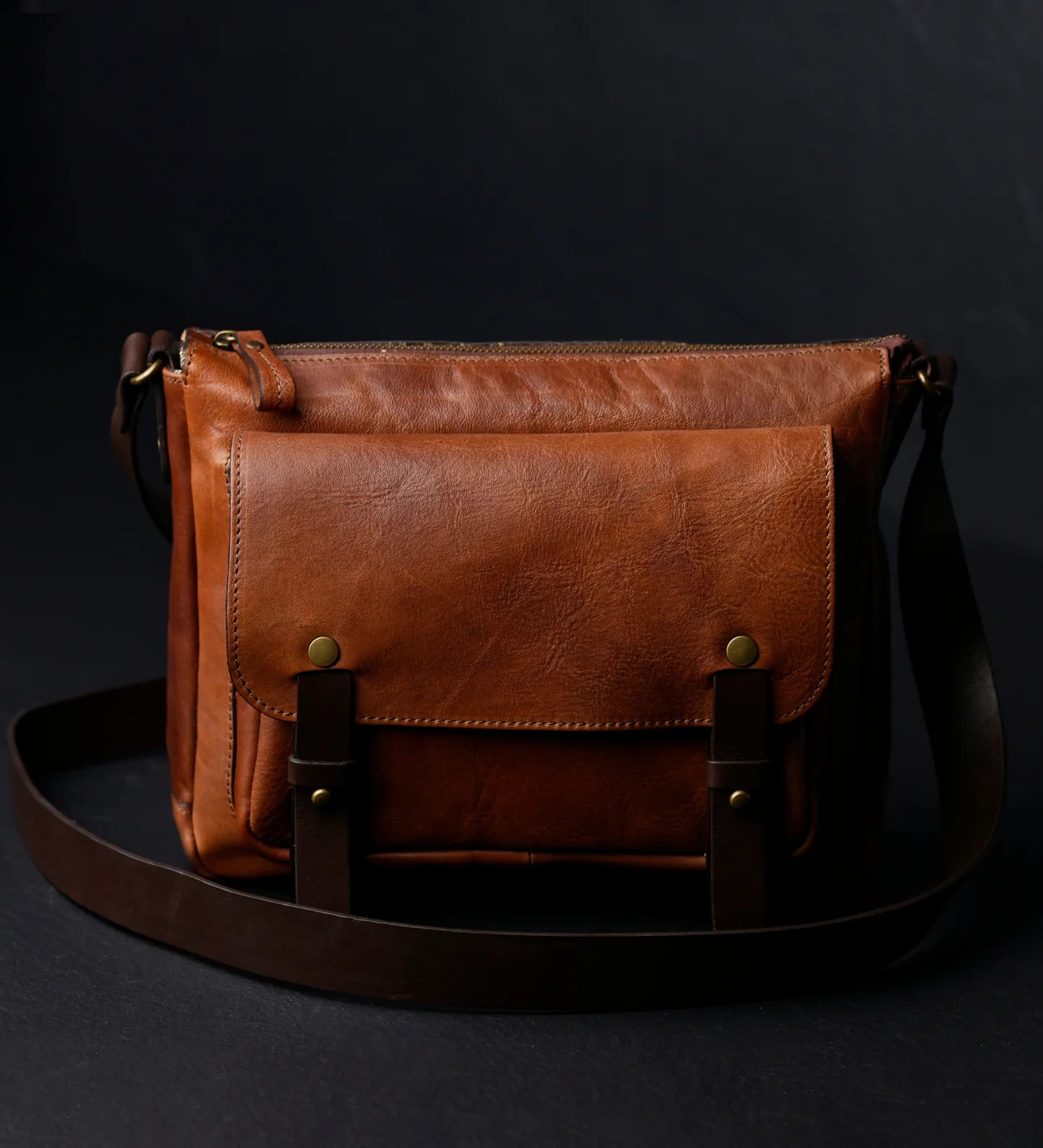 Kožená crossbody brašna - Persuasion