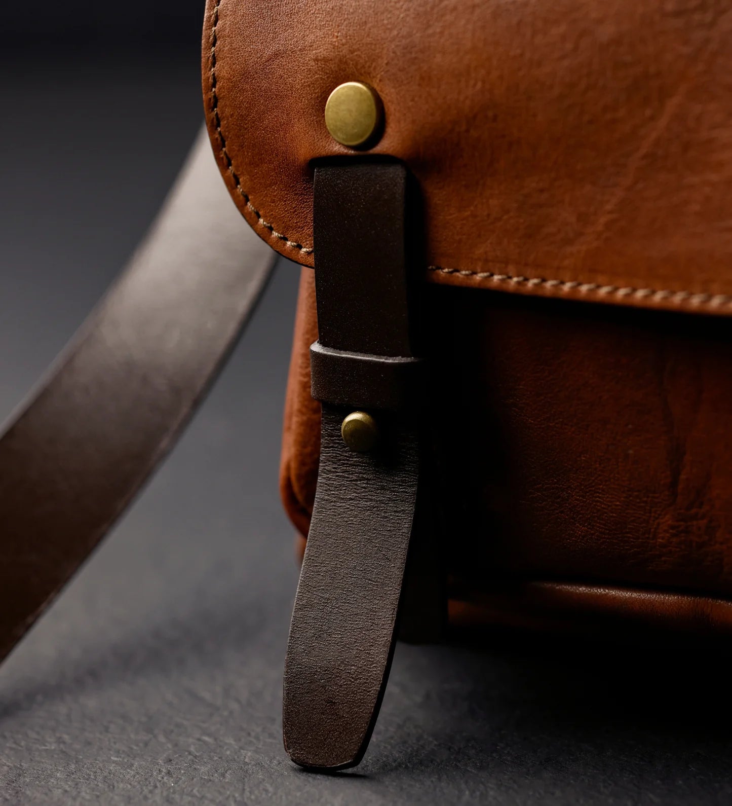 Kožená crossbody brašna - Persuasion