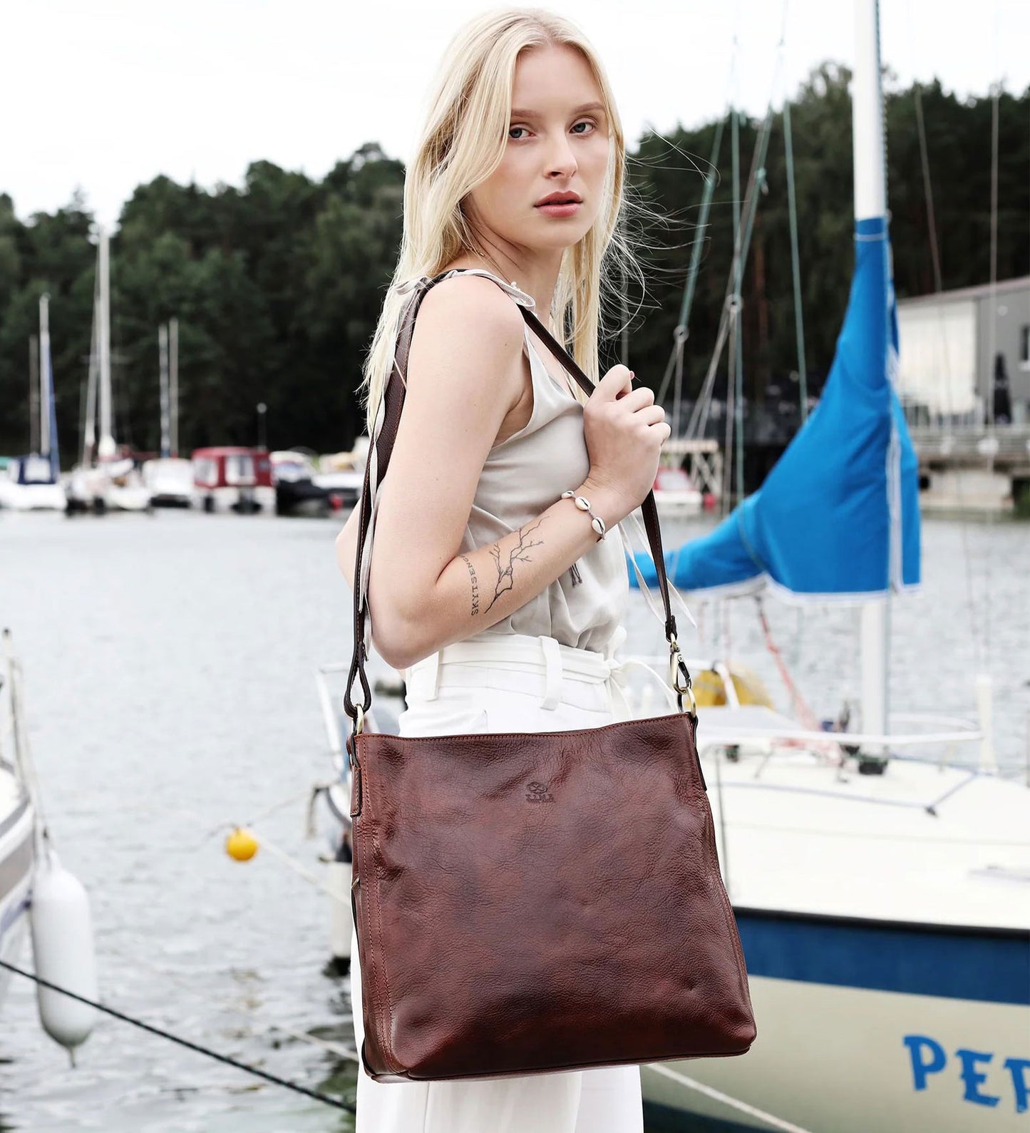 Kožený shopper přes rameno - Vanity Fair