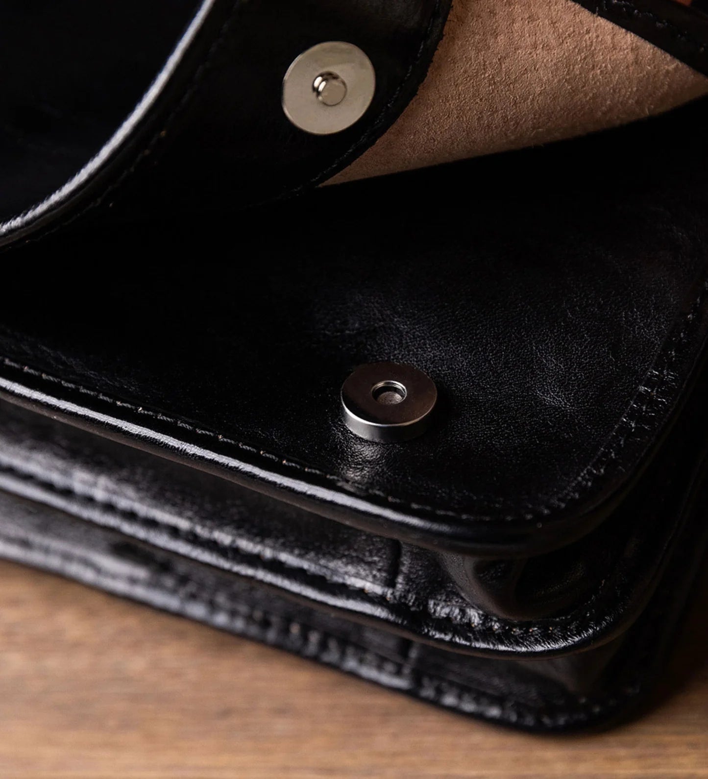 Malá kožená crossbody taška - On The Road