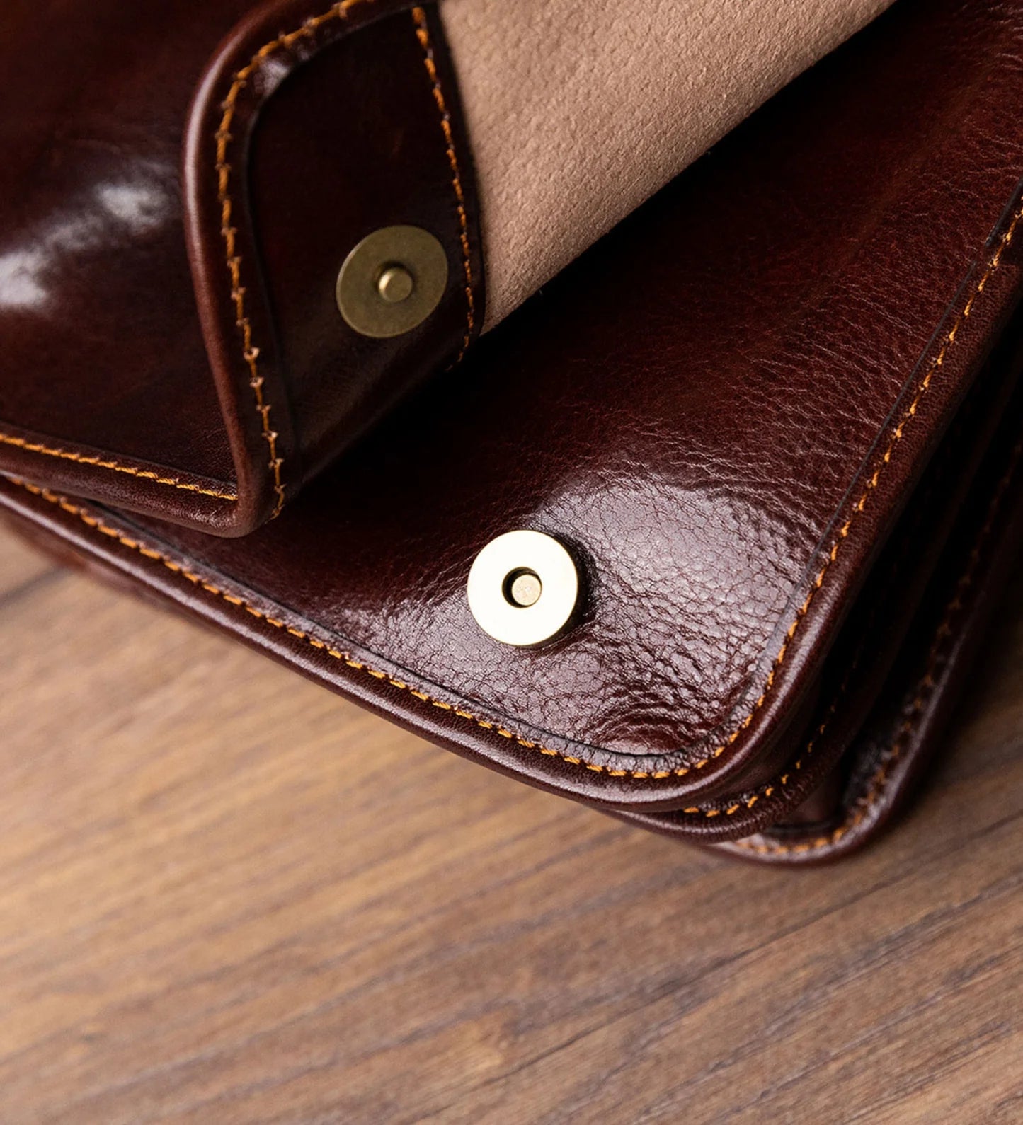 Malá kožená crossbody taška - On The Road