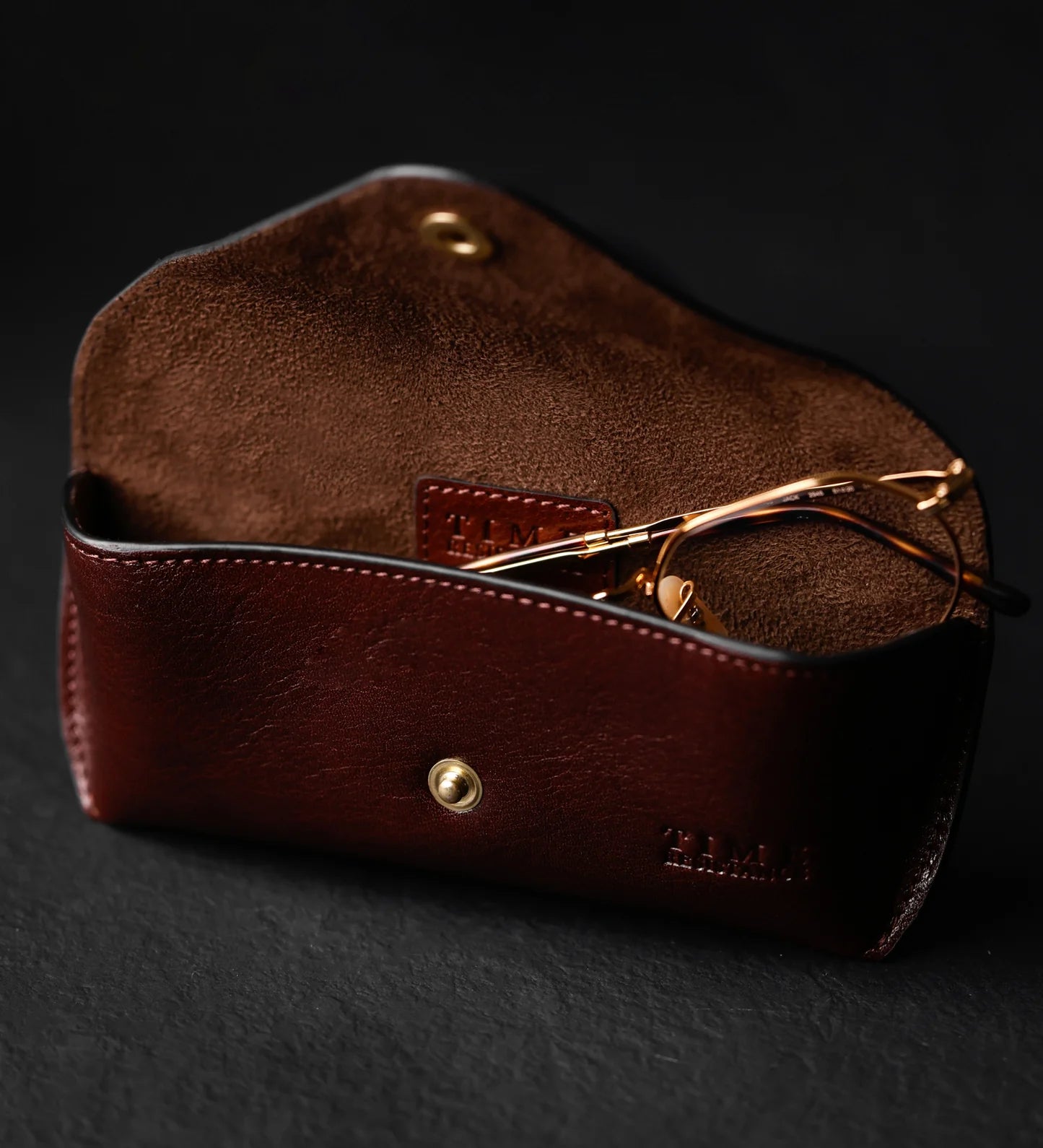 Retro kožené pouzdro na brýle - High Wind In Jamaica