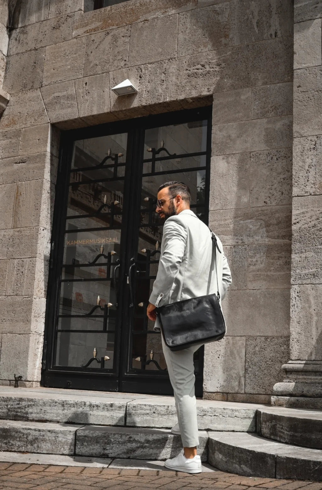Inspirace pro Vás - Kožená crossbody taška - The Stranger