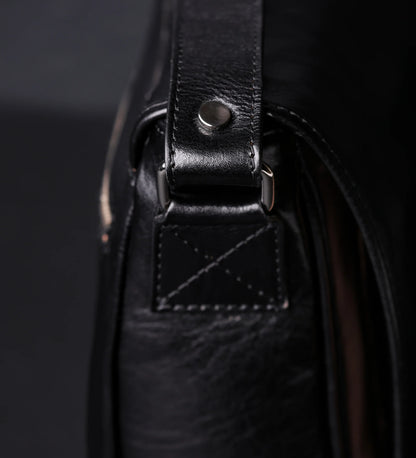 Kožená crossbody taška - The Stranger