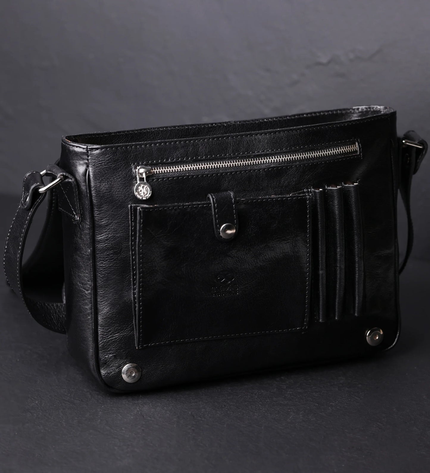Kožená crossbody taška - The Stranger