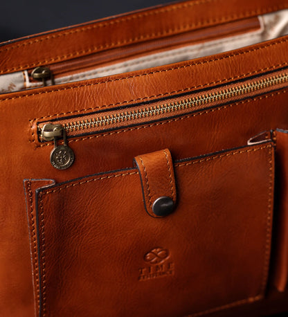 Kožená crossbody taška - The Stranger
