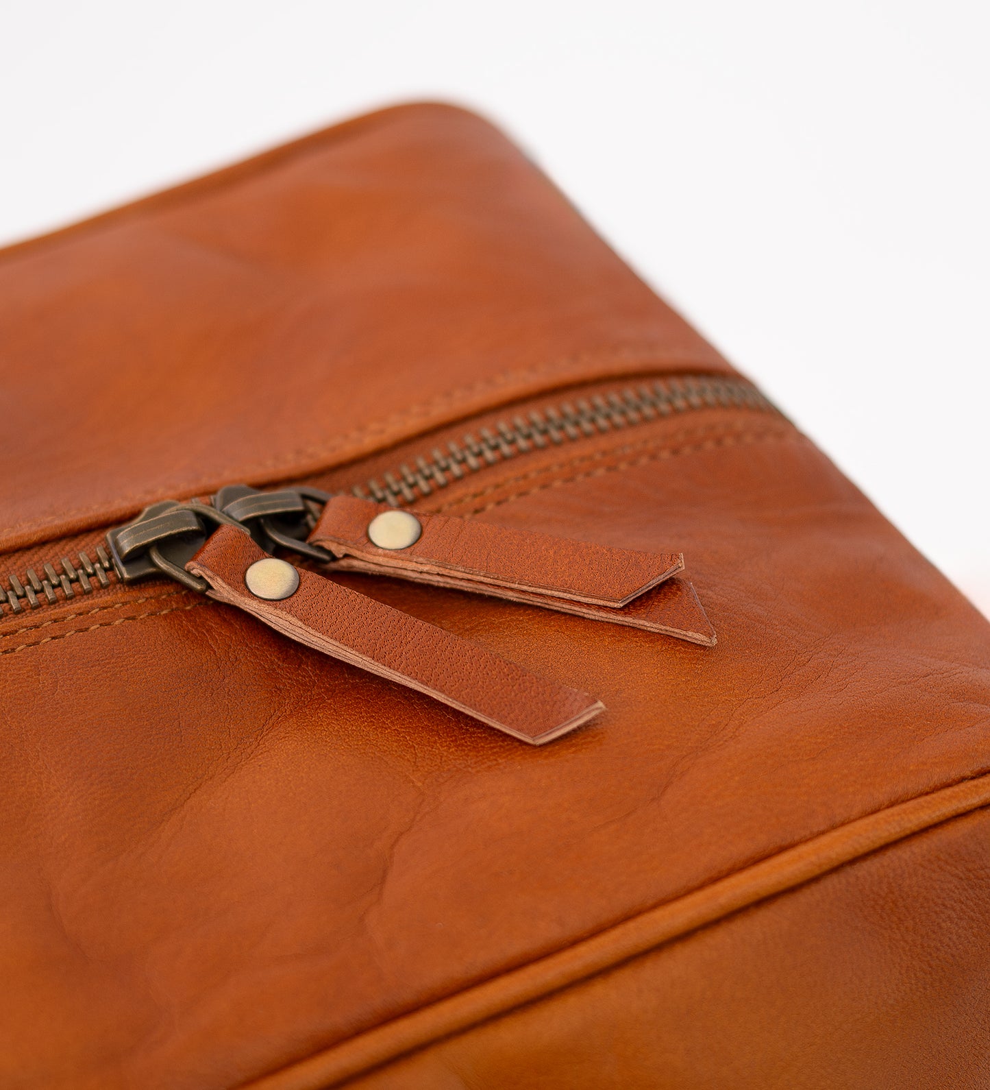 Kožená cestovní brašna 2v1 na notebook i na víkend - Lonely Nomad