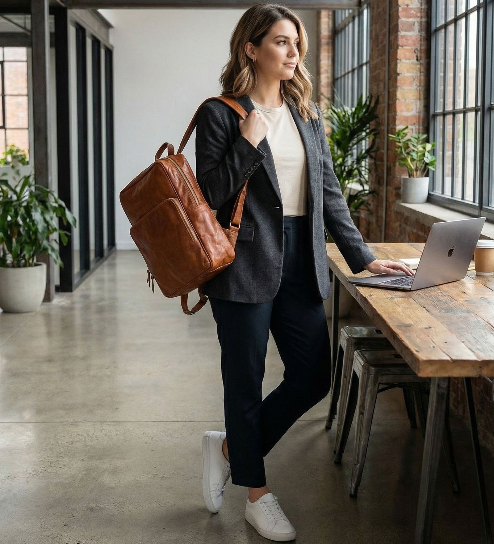 Inspirace pro Vás - Malý kožený business batoh - Office Pulse
